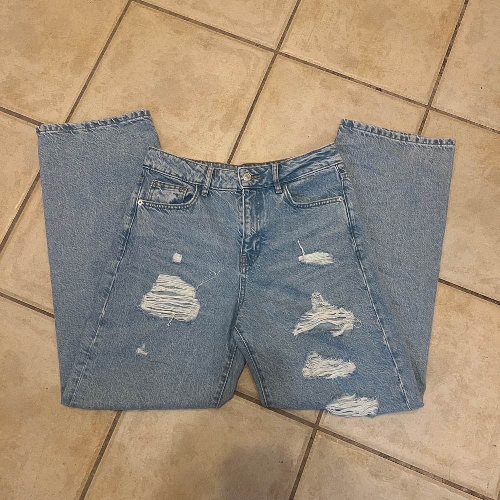 mid/high rise ripped blue jeans